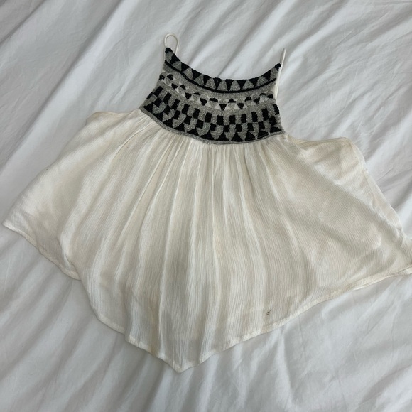 Flowy crop top with beaded detail - Picture 2 of 3